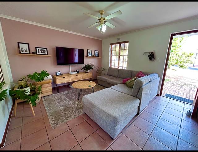 3 BEDROOM HOUSE FOR SALE IN EDGEMEAD